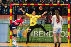 Ser madre y sostener a toda una selección en un Europeo