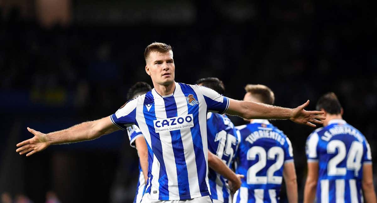 Sorloth celebra uno de los goles de la Real en la presente Europa League./Getty Images