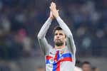 Piqué cumple su palabra y se desmarca de “un año en el banquillo”