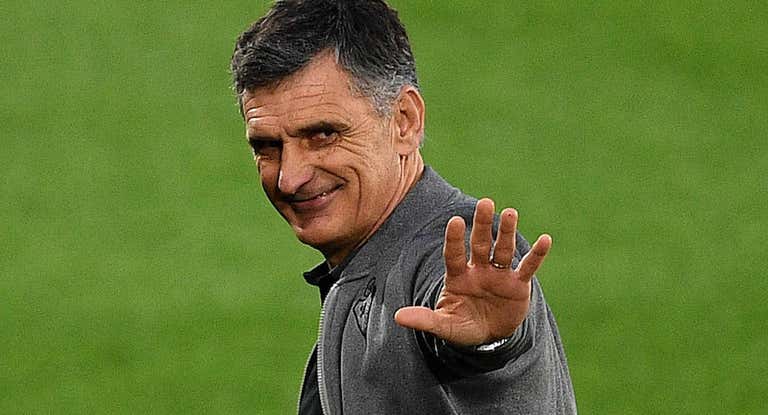 Mendilibar durante un partido con el Eibar.