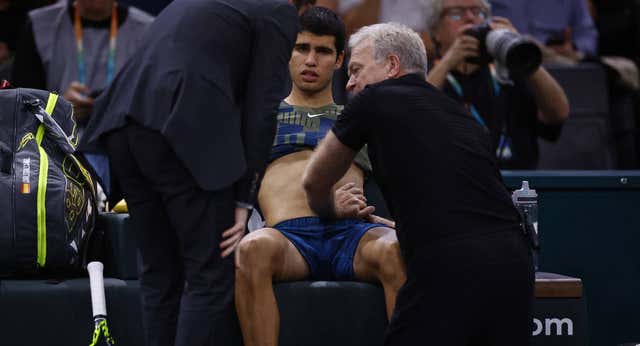 Alcaraz se retira de París por una lesión en el abdomen