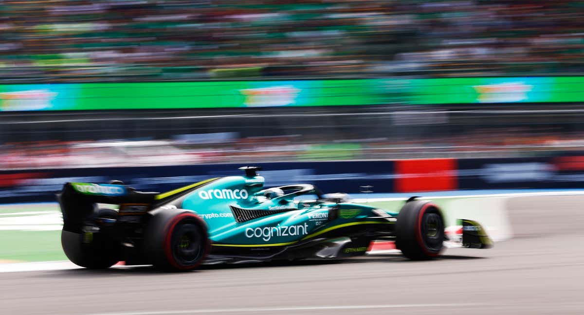 El Aston Martin AMR22 en el GP de México 2022.