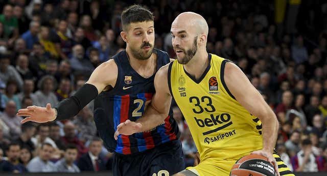 El Barça de ‘Laprovitodo’ no entiende de invictos ni el Valencia de ‘cocos’