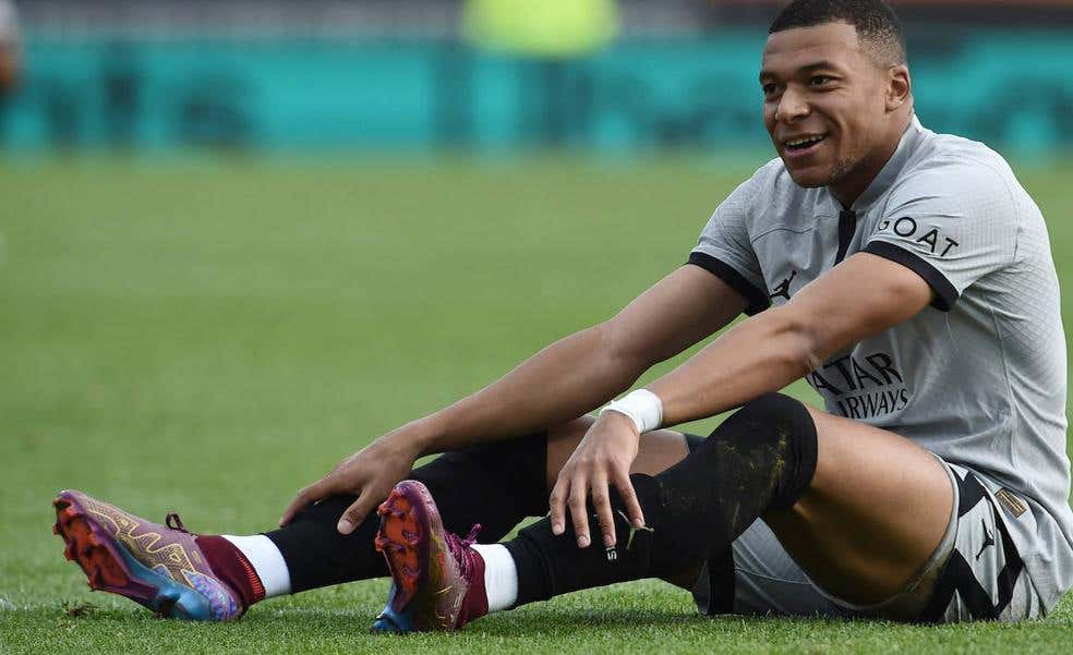 Mbappé se retira lesionado y hace saltar las alarmas