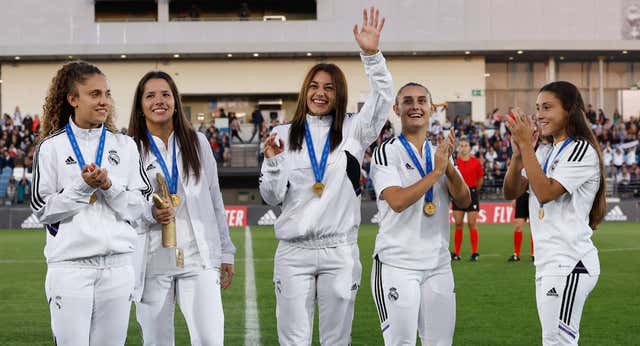 Espectadores de lujo en el Clásico femenino: Florentino, Raúl…