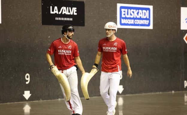 Xabi Barandika, a la derecha.  JAI ALAI WINTER SERIES