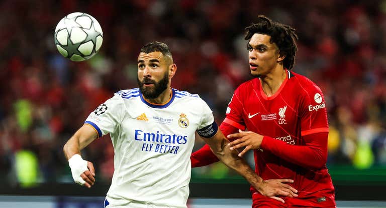 Karim Benzema y Trent Alexander-Arnold.