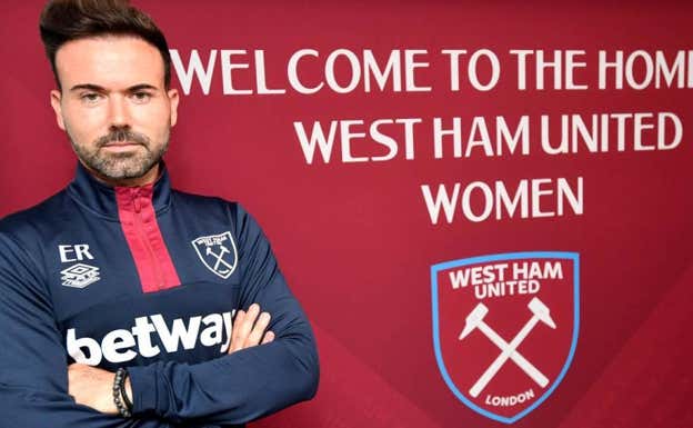 Edu Rubio fue asistente en el West Ham femenino.  West Ham United.