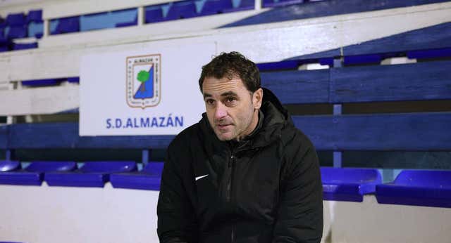 Diego Rojas, el entrenador «loco» que hace 400 kilómetros al día para entrenar a su equipo