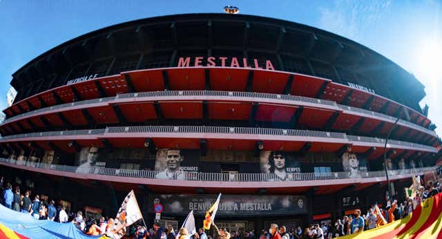 El Valencia se libra de las multas de la Comisión Europea