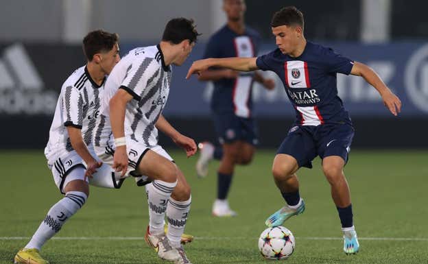 Gharbi, en un partido de la Youth League contra la Juventus.  GETTY