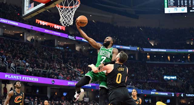 Los Boston Celtics de Joe Mazzulla pasan al ataque