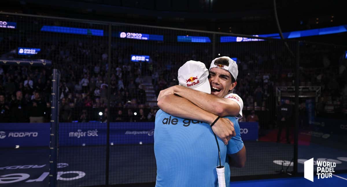 Ale y Juan celebrando la victoria en Suecia. /WPT