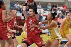 Los banquillos de Liga F Endesa: movimientos, renovaciones y solo tres mujeres