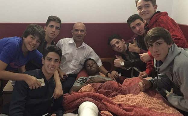 Ansu, en la habitación de la Masia junto a sus compañeros.