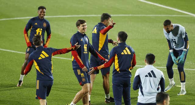 Día 1: Morata, Llorente y Azpilicueta, en el gimnasio