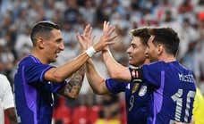 Argentina ilusiona mientras Messi y Di María se divierten