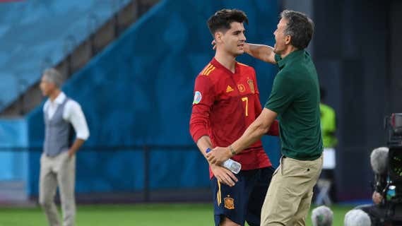 Luis Enrique celebra con Morata un gol del delantero./GETTY IMAGES