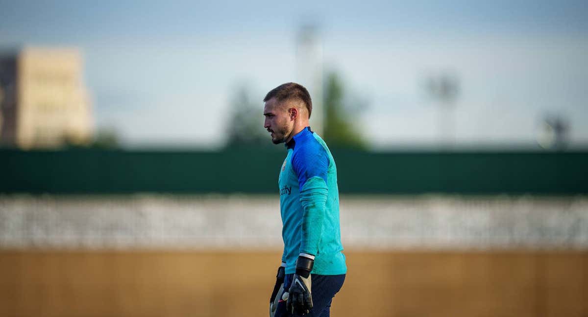 Arnau Tenas, en un entrenamiento./FCB