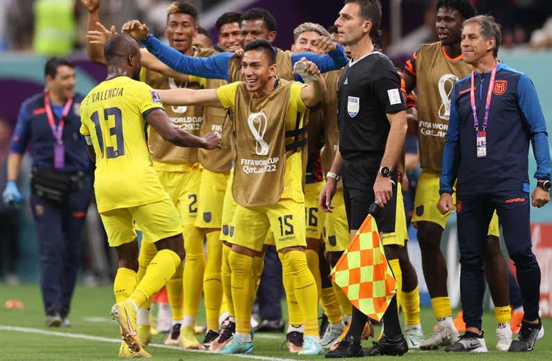 Valencia: la primera estrella del Mundial que fingió una lesión porque le perseguía la policía