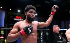 Nzechukwu aprovecha la baja de Lewis para brillar en el UFC Vegas 65