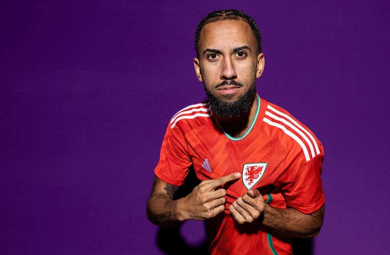 Sorba Thomas debuta en Catar: cómo pasar de 5ª división a jugar el Mundial en dos años