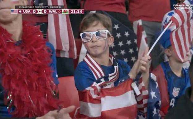 Un niño apoyando a Estados Unidos.  Fox TV.