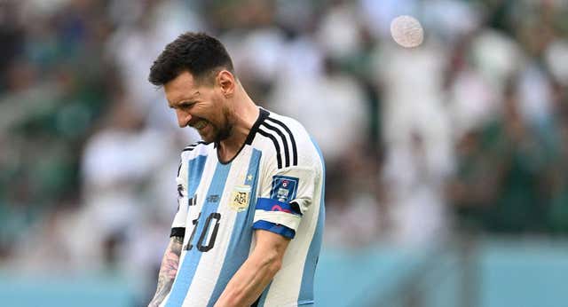 Llegó la primera sorpresa: Argentina se hunde en el desierto