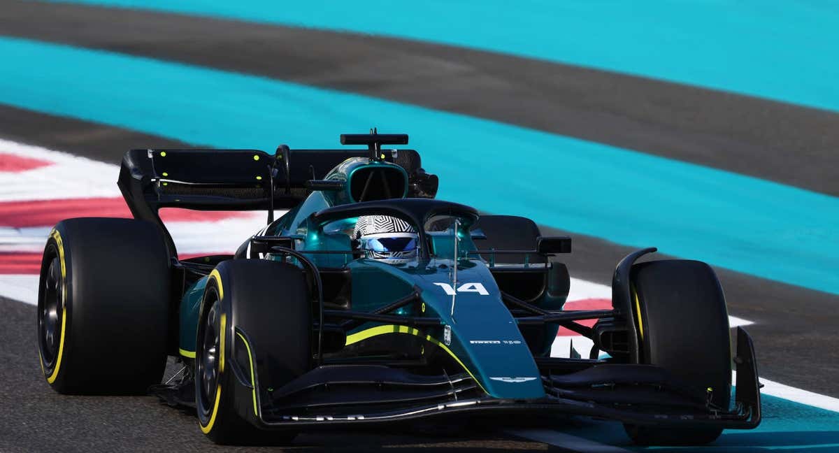 Fernando Alonso se estrena en Aston Martin: las primeras imágenes con su nuevo coche