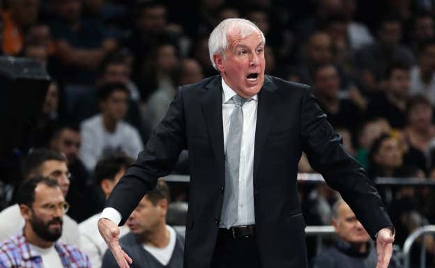 Obradovic, algo irritado.  GETTY