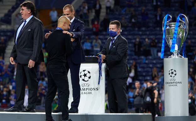 Pep Guardiola se quedó a las puertas de la gloria en 2021.  GETTY