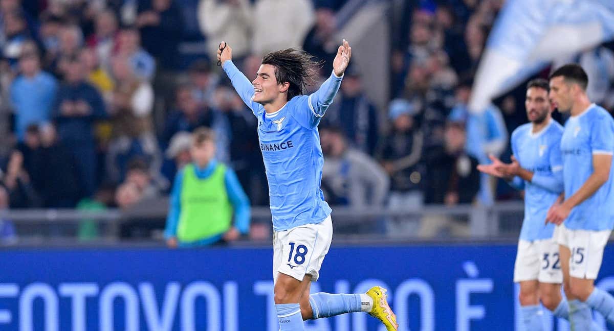 Luka Romero celebra su primer gol con la Lazio.
