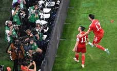 La solución de Gales: balones a Kieffer Moore