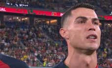 Un Cristiano emocionado al escuchar el himno se convierte en el único en marcar en cinco Mundiales