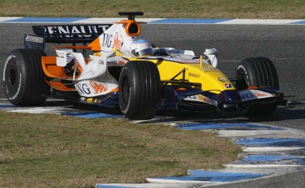 Fernando Alonso, en el test de Jerez en enero de 2008 con Renault.  Reuters