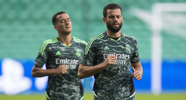 Nacho, con Lucas detrás, entrenando.