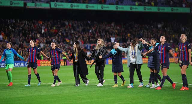 El Barça desmonta el mito del fútbol femenino gratis