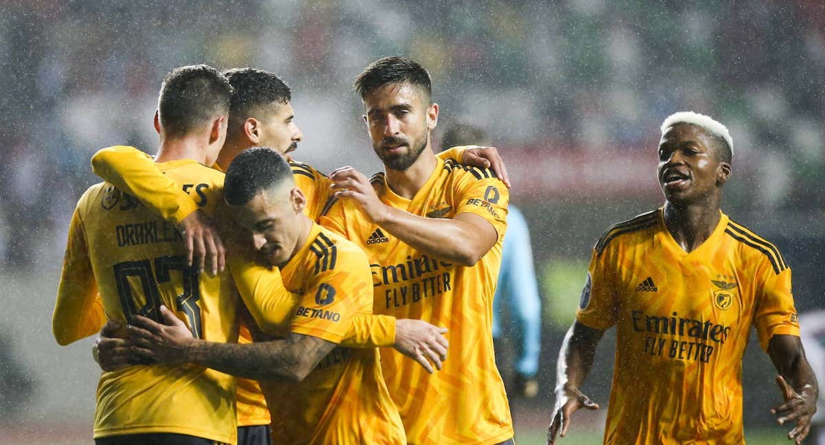 Los jugadores del Benfica celebran un gol ante el Estrela en la Copa de la Liga./EFE