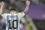 Messi mete a Argentina en la pelea