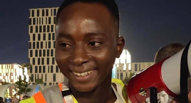 Mahamane Toure y los ‘famosos’ chicos del megáfono en el Mundial
