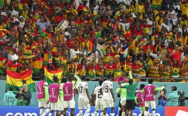 La afición de Ghana, volcada con los suyos. AFP