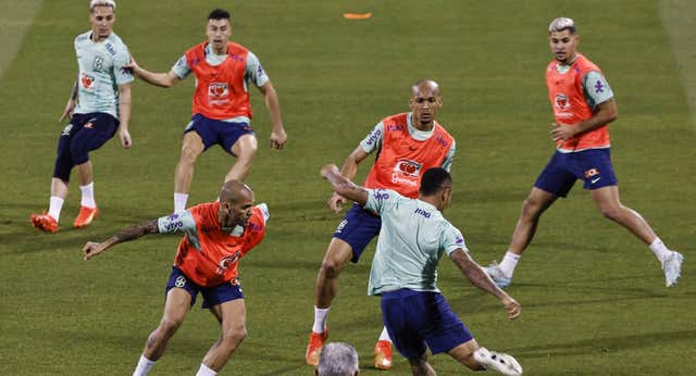 Tite imita a Deschamps y Brasil saldrá con suplentes