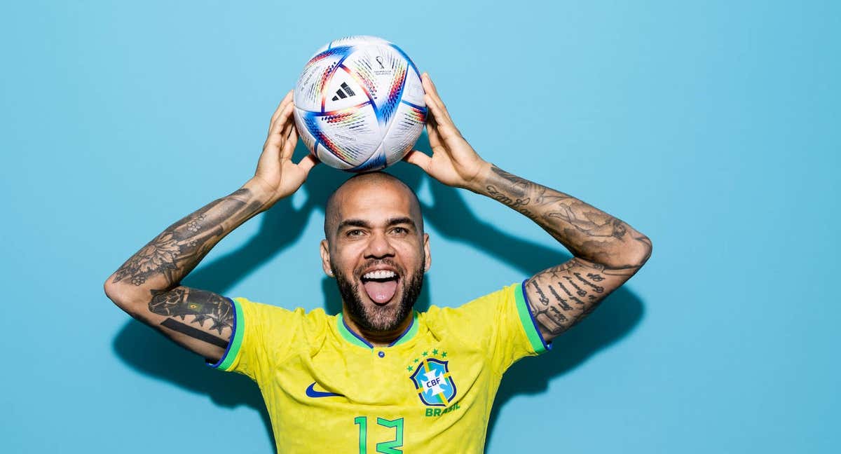Dani Alves, en la sesión de fotos del Mundial./GETTY