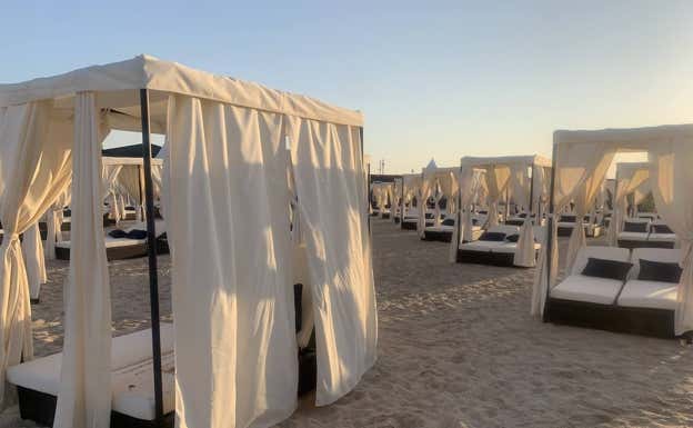 Un Beach Club de Catar totalmente vacío. Natalia Guilarte
