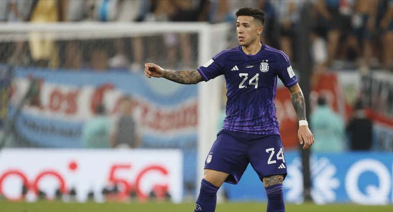 Enzo durante el partido contra Polonia
