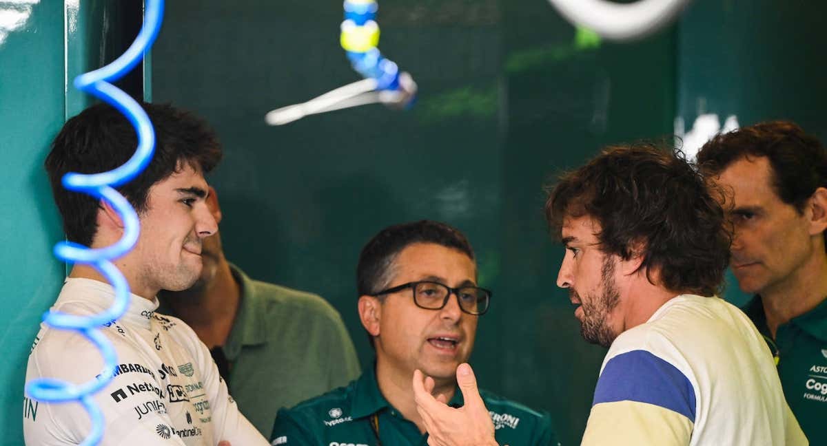 Lance Stroll y Fernando Alonso, en el box de Aston Martin F1. /Aston Martin