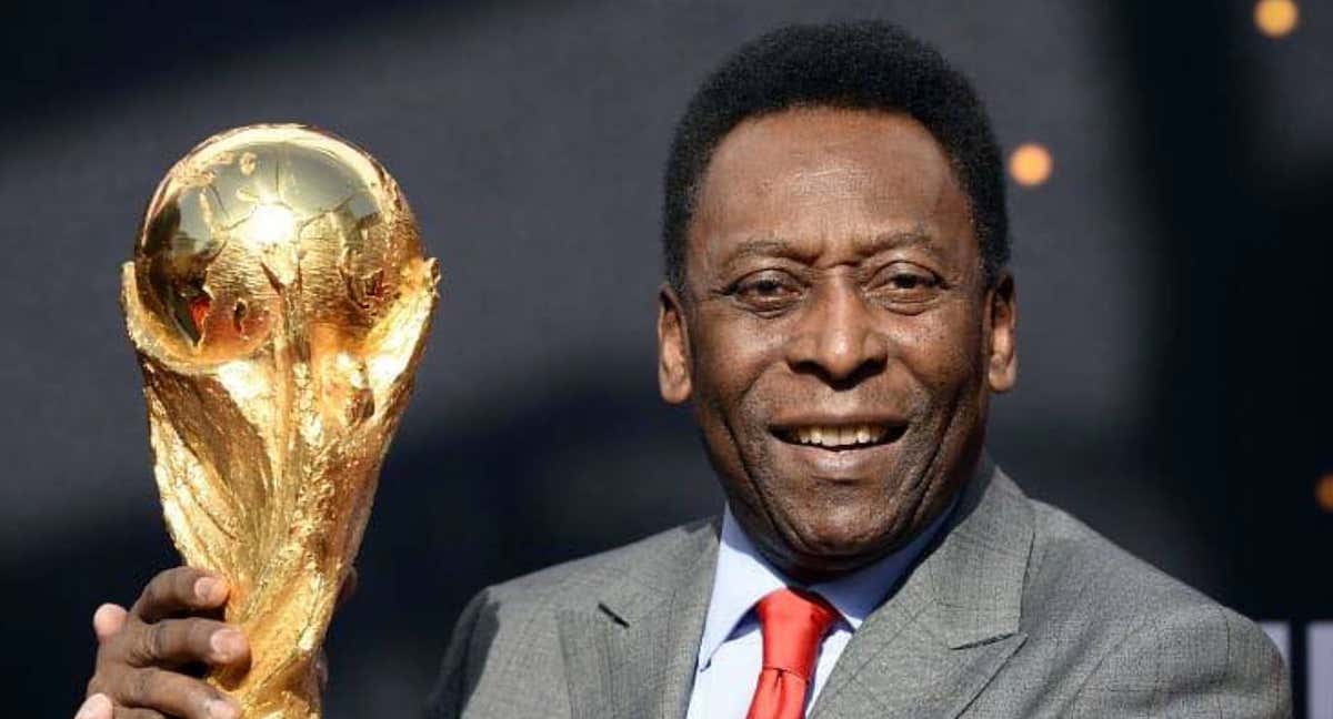 Pelé con la Copa del Mundo.