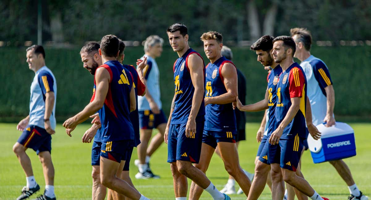 Morata, Marcos Llorente, Asensio y Sarabia, en un entrenamiento de la Selección en Doha. /EFE