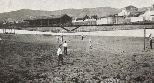 Así fue el primer partido de la historia del Barça: porterías sin red, directivos jugando y un alemán de 47 años
