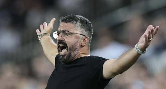 La mano de Gattuso es alargada